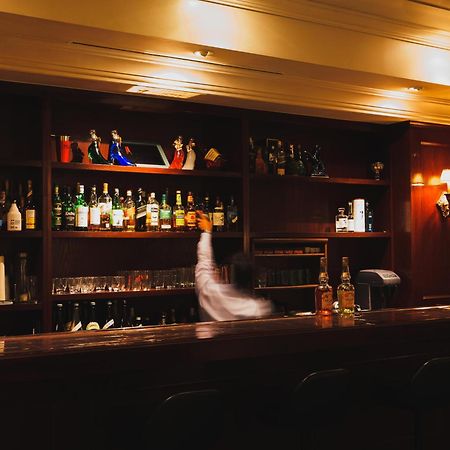 Van Cortlandt Hotel Aira Екстериор снимка