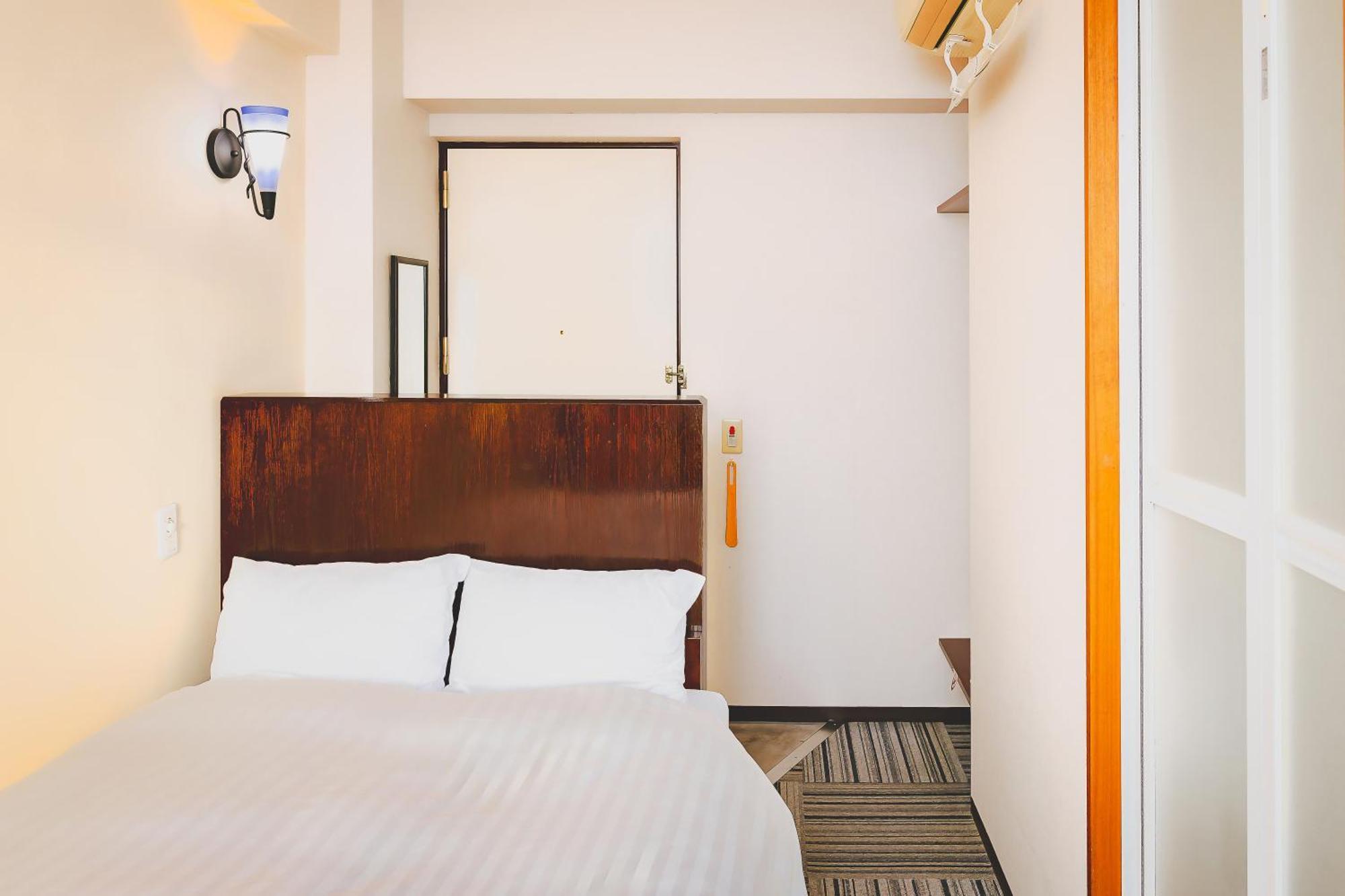 Van Cortlandt Hotel Aira Екстериор снимка