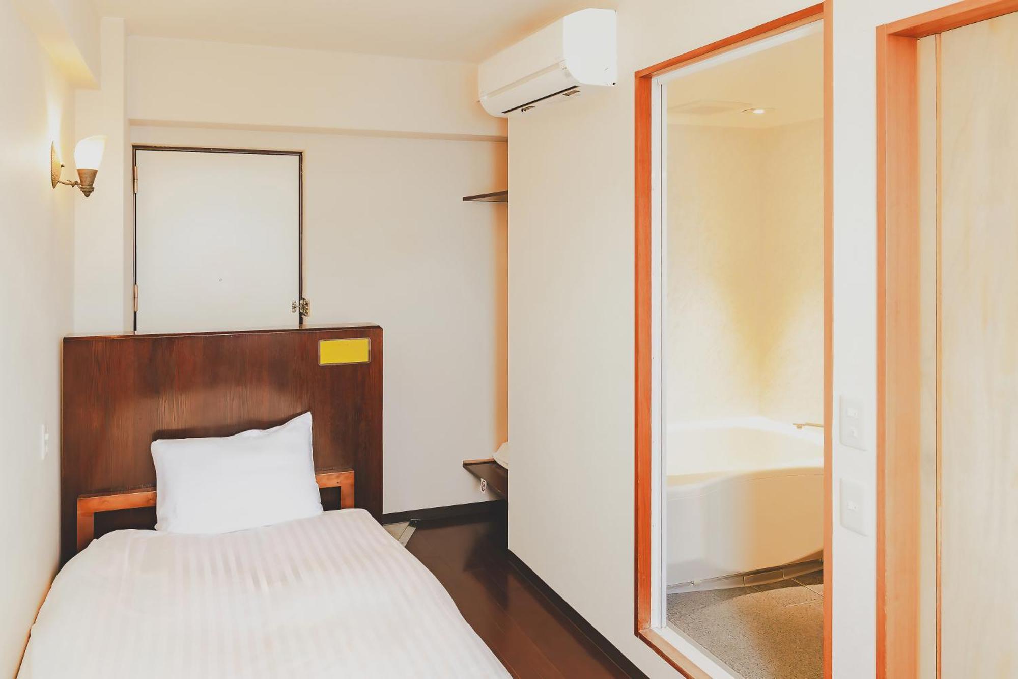 Van Cortlandt Hotel Aira Екстериор снимка