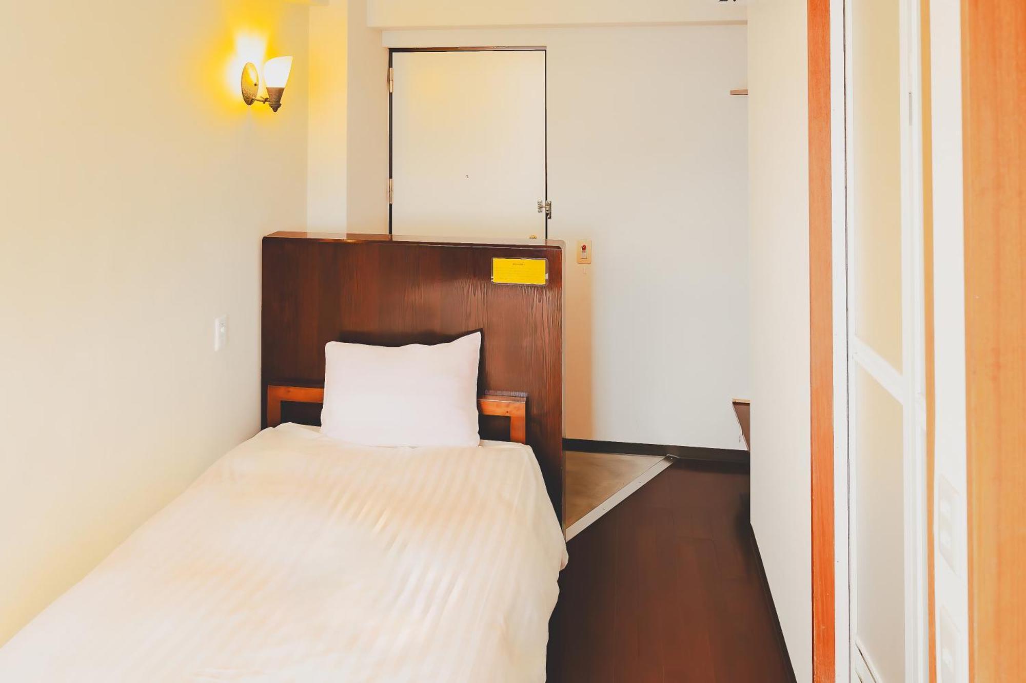 Van Cortlandt Hotel Aira Екстериор снимка