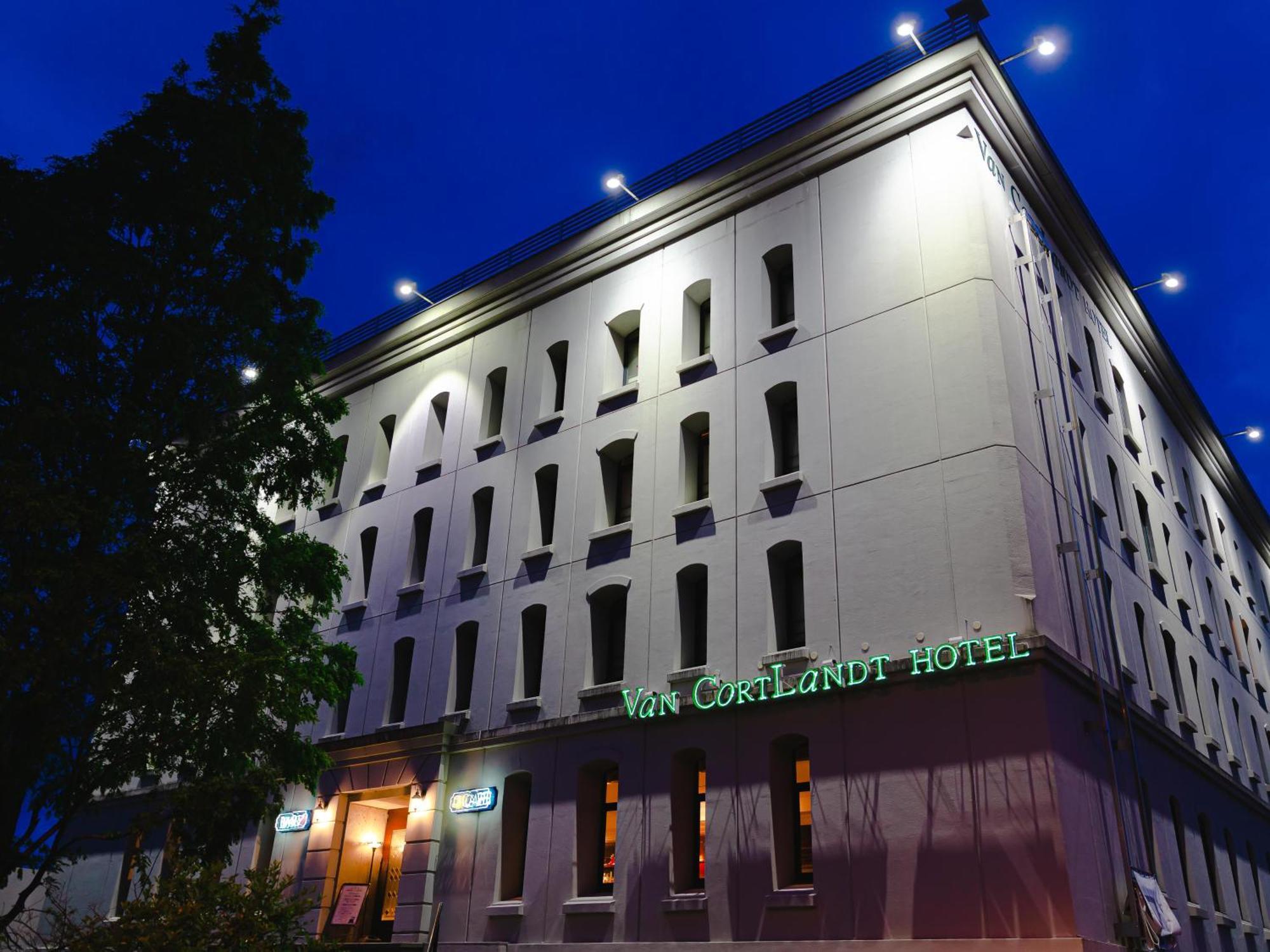Van Cortlandt Hotel Aira Екстериор снимка
